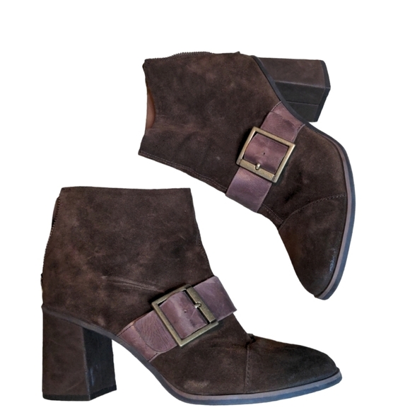 KORKS Heeled Suede Bootie with Chunky Buckle Ankle Boots | Size 9 | EUC - Picture 2 of 14